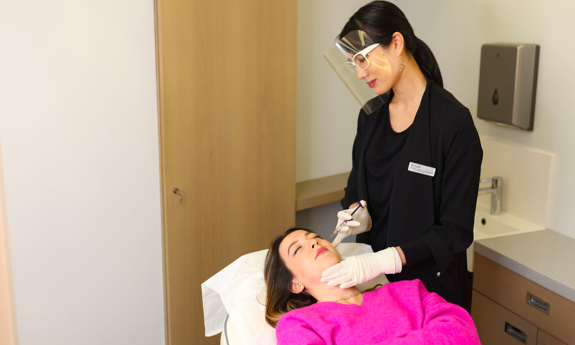 Marionette Line fillers treatment being performed at Omniya